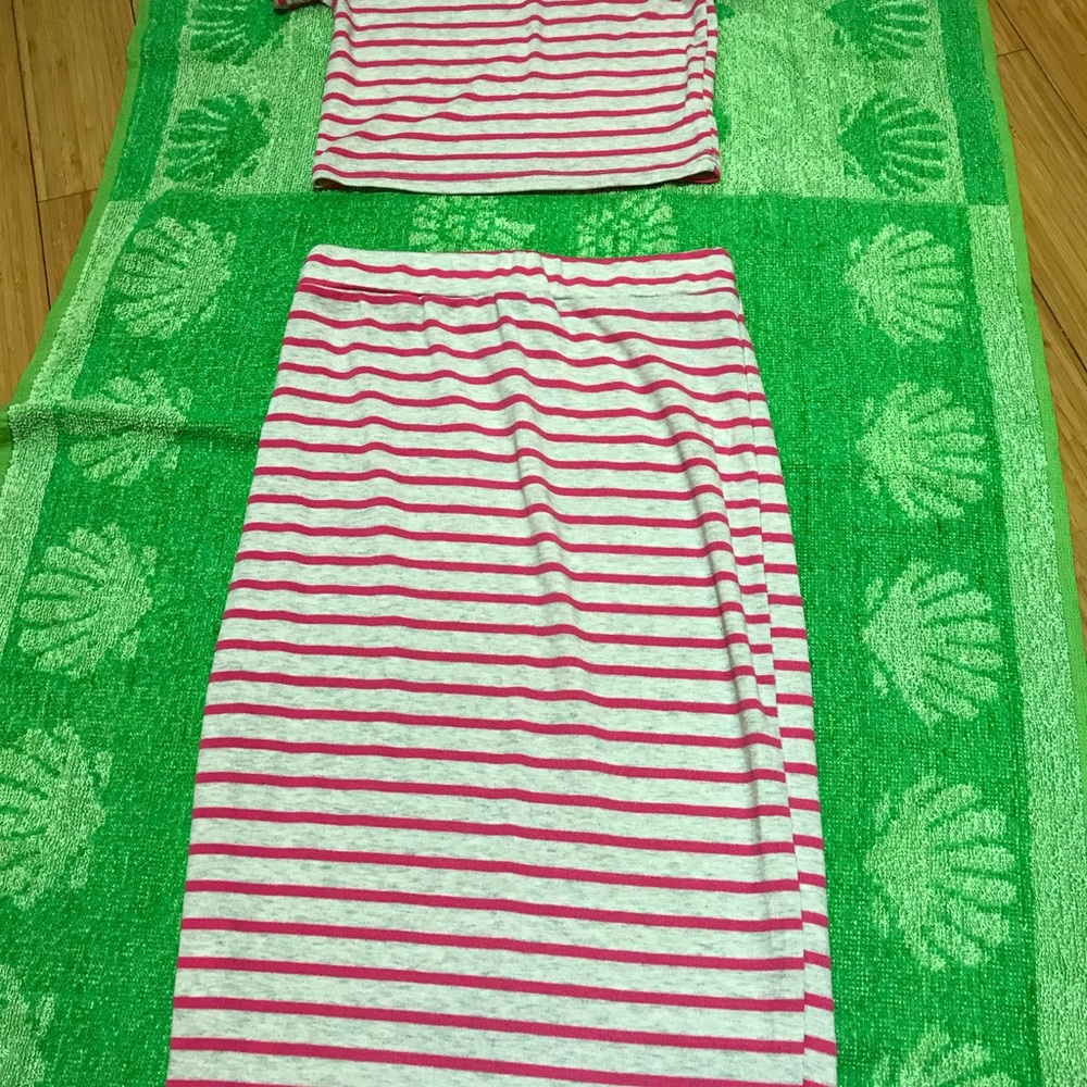 Two piece sets - Picture 2 of 6